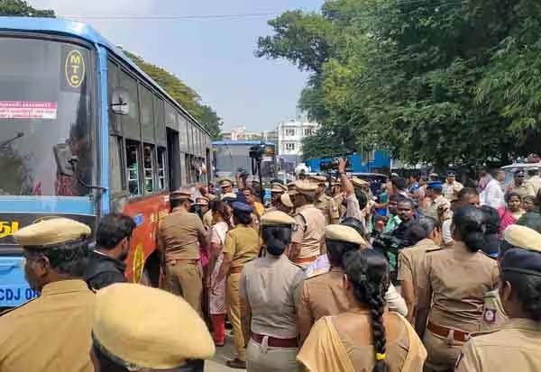 சென்னையில் இடைநிலை ஆசிரியர்கள் போராட்டம்